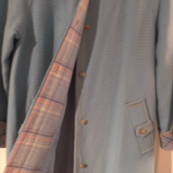 Beautiful Blue Coat - Picture 4 of 7